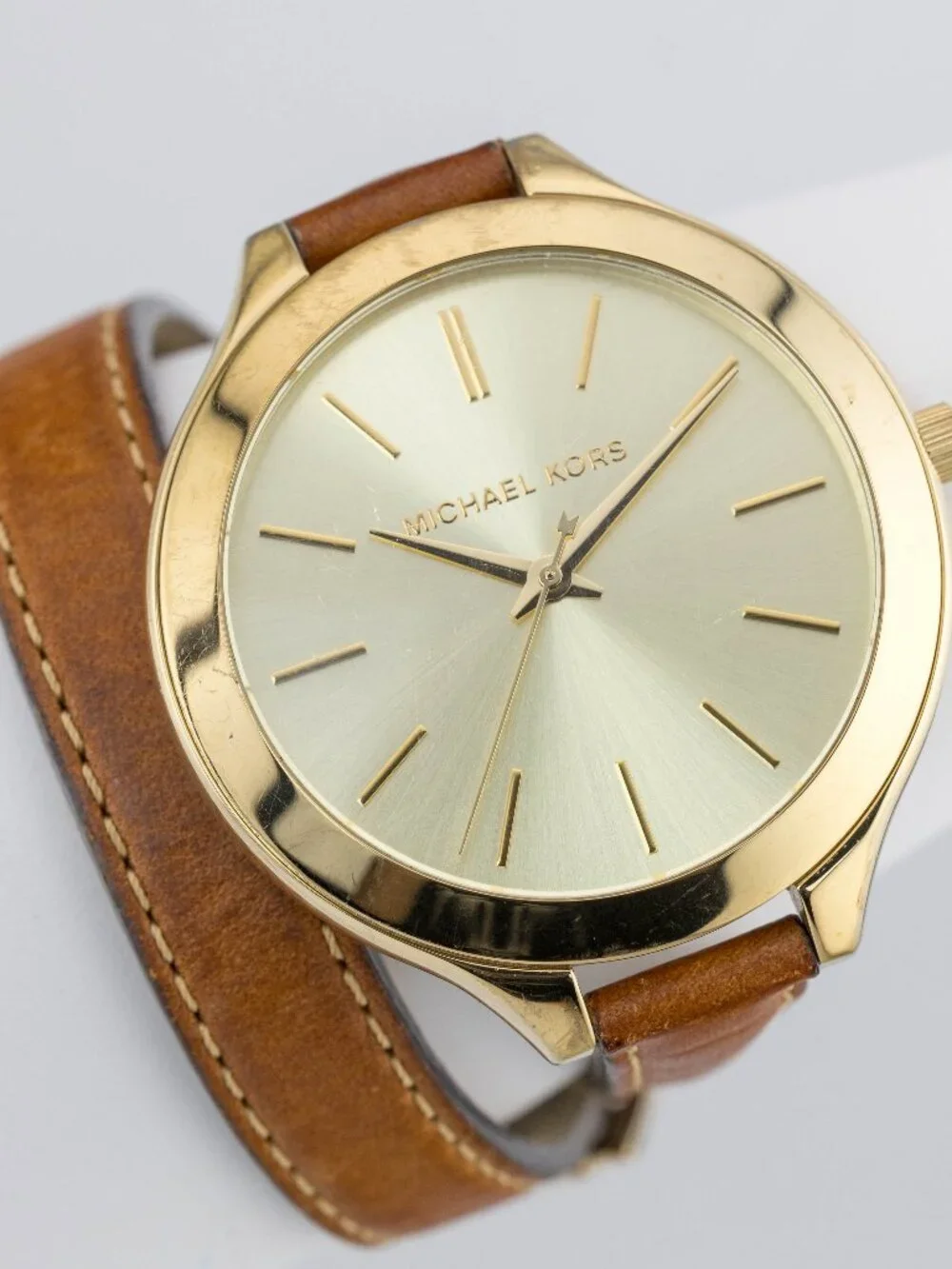 Michael Kors MK-2256  Leather Strap Quartz Analog Women's Watch New Battery